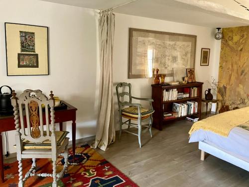 Noyers-sur-Serein House | Zotheca