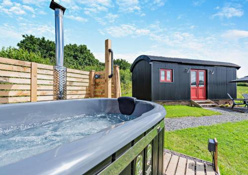 Ammanford House | Cwt Coch