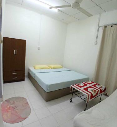 Kota Kinabalu House | Sainah's Master Room
