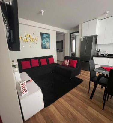 Coronel Gregorio Albarracin Lanchipa Apartment | Departamento de 3 habitaciones con cochera