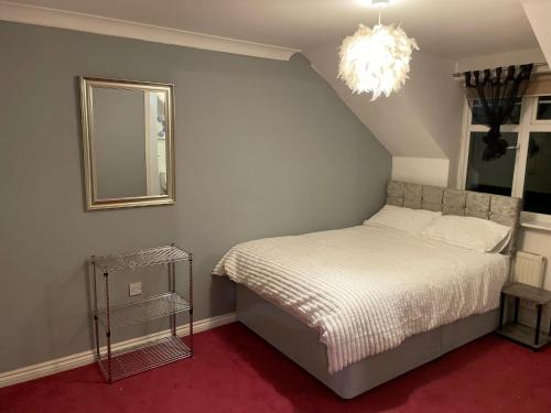 Crewe House | Room 5 - Chassagne Guest House