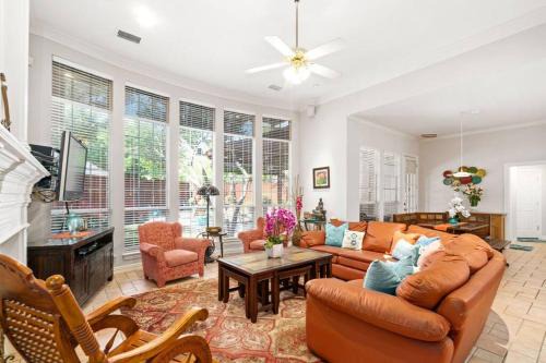 Plano House | Spacious Pet-Friendly Home Relaxing Backyard Oasis