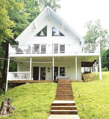 Huddleston House | Spacious Lakefront Hudson Haven w/ Dock